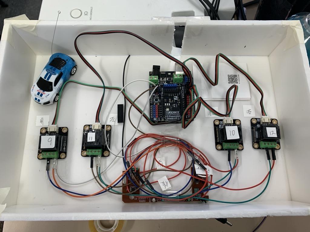 control box for blue car 27MHz.jpg