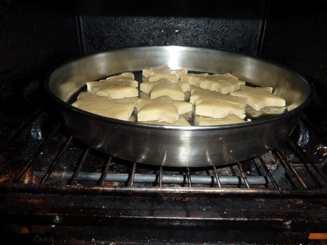 cookies in pan and in oven2.jpg