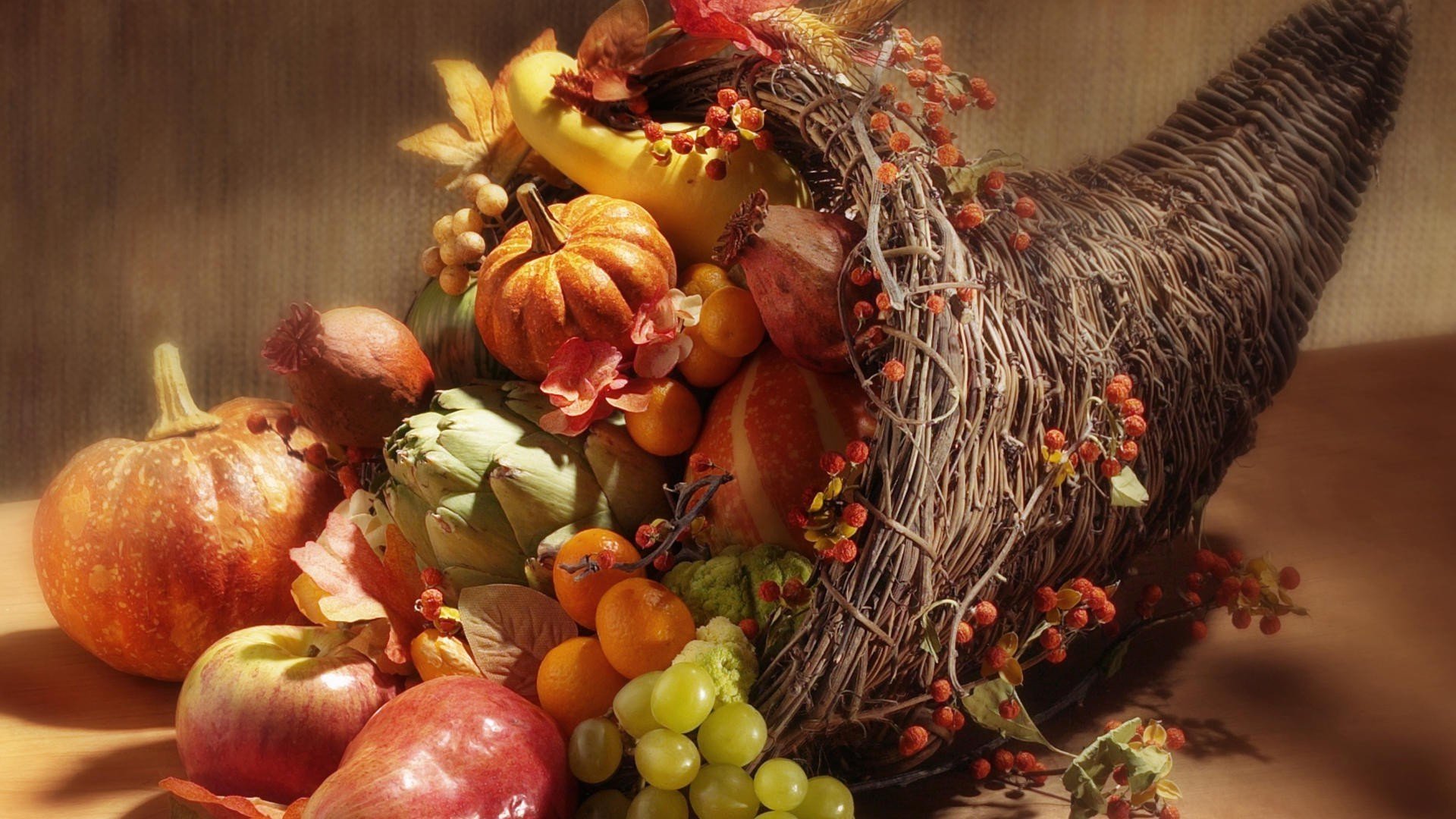 cornucopia-pumpkin-grape-orange-artichoke-apple.jpg