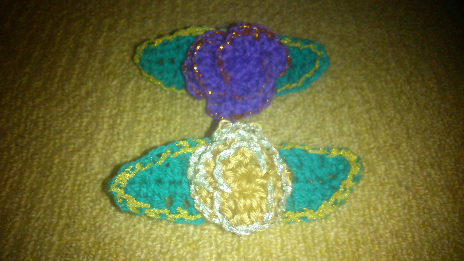 crochet rosette brooch 1.jpg