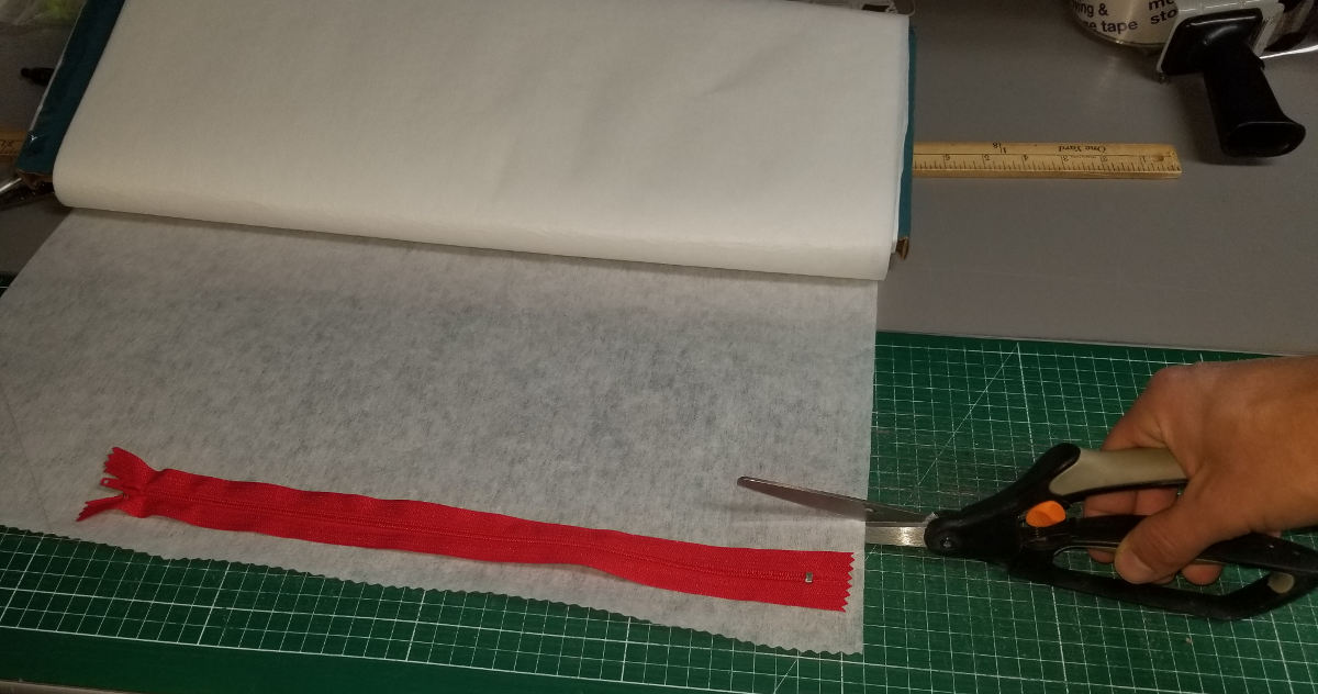 cut-out-interfacing-for-zipper.jpg