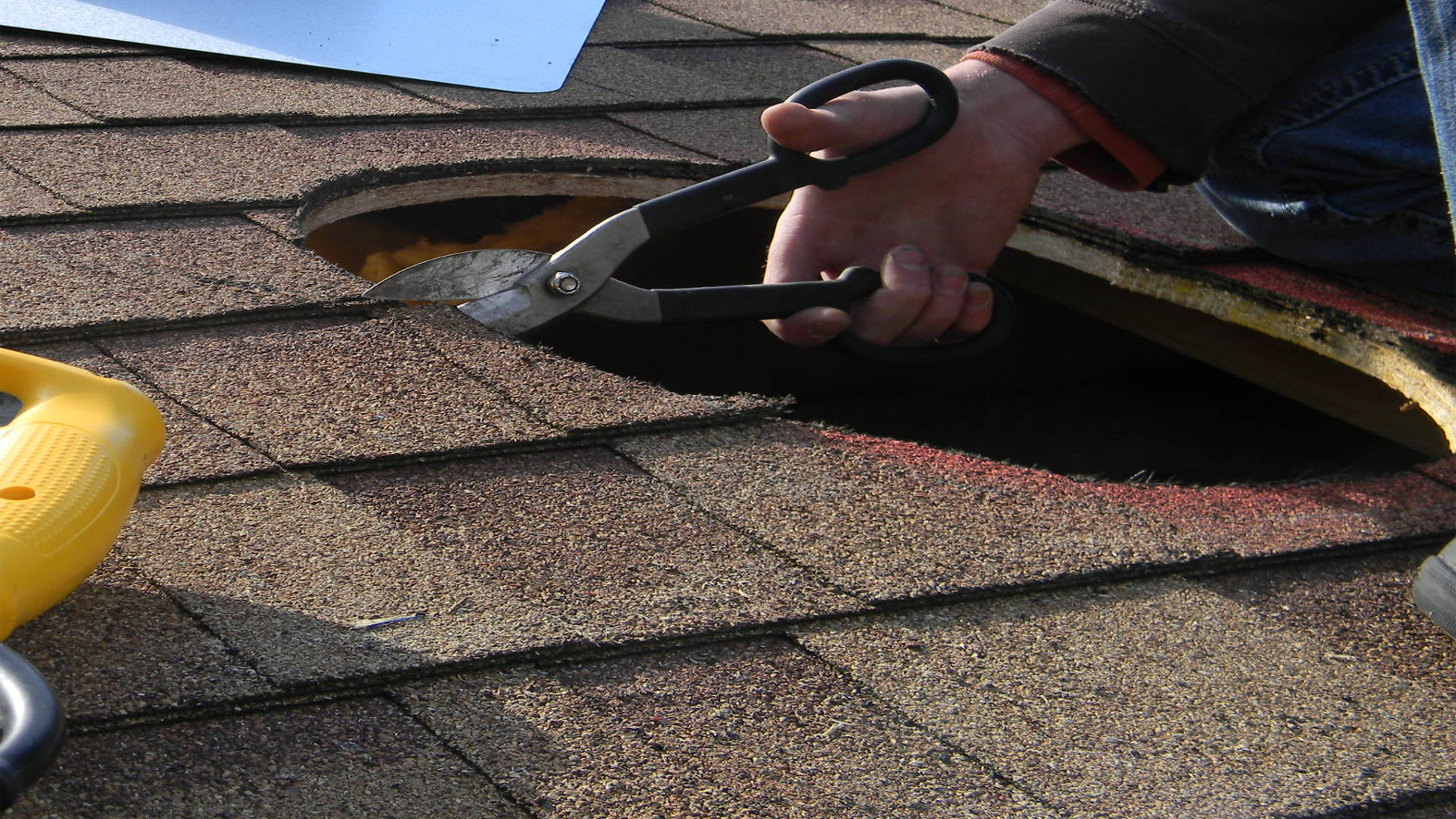 cut-roof-shingles-on-sides.jpg