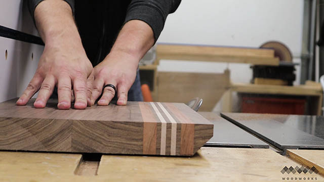 cutting bevels in cutting board III.jpg