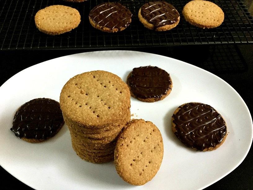 digestive chocolate and plain biscuits 1.jpg