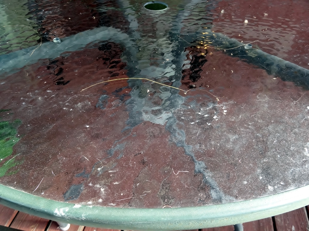 dirty patio table pic.jpg