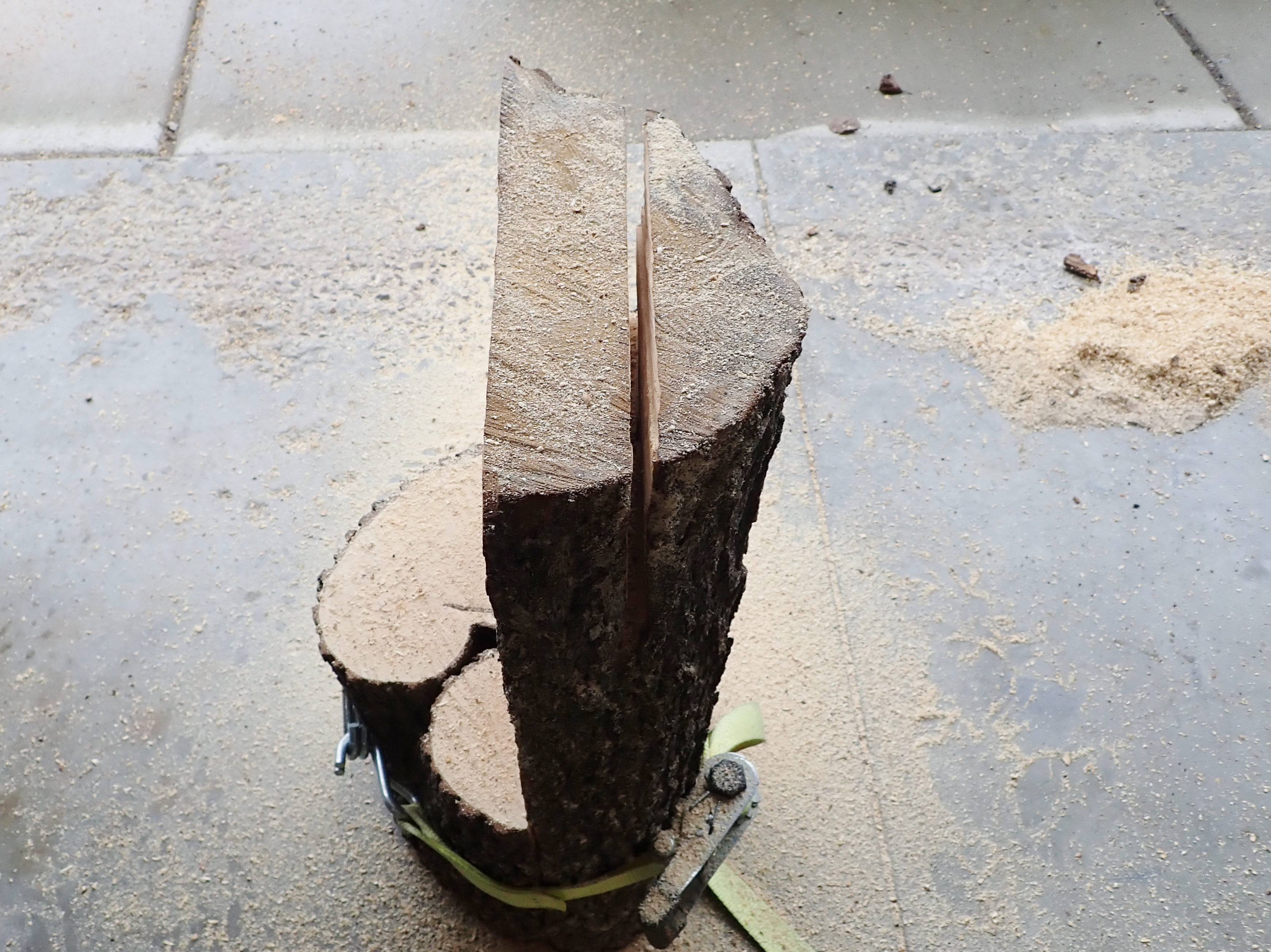 diy make homeade log bench (23).JPG