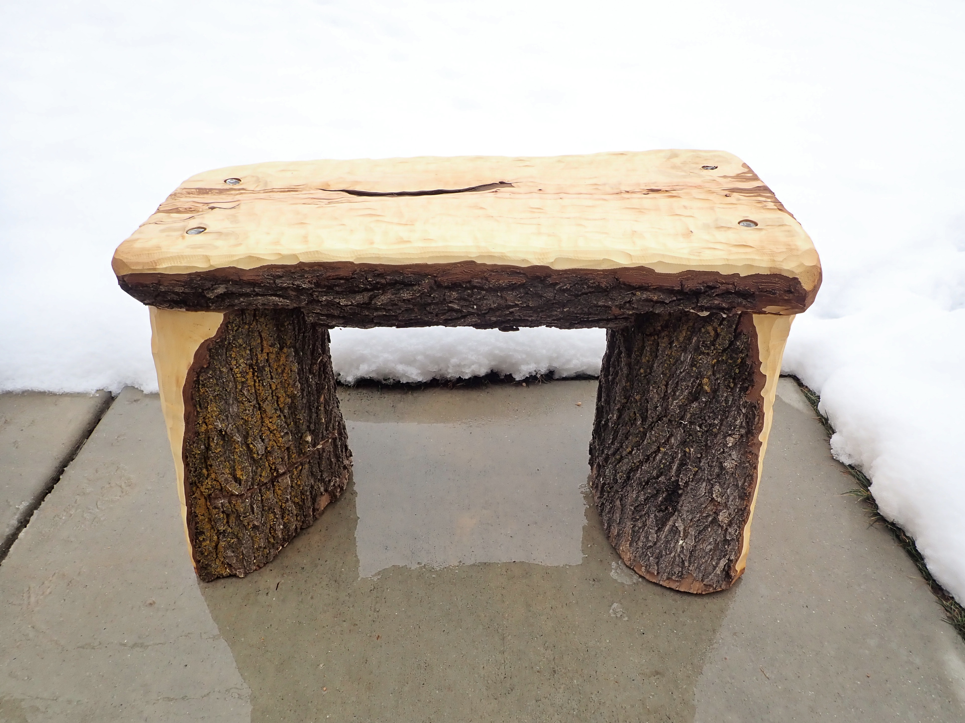 diy make homeade log bench.JPG