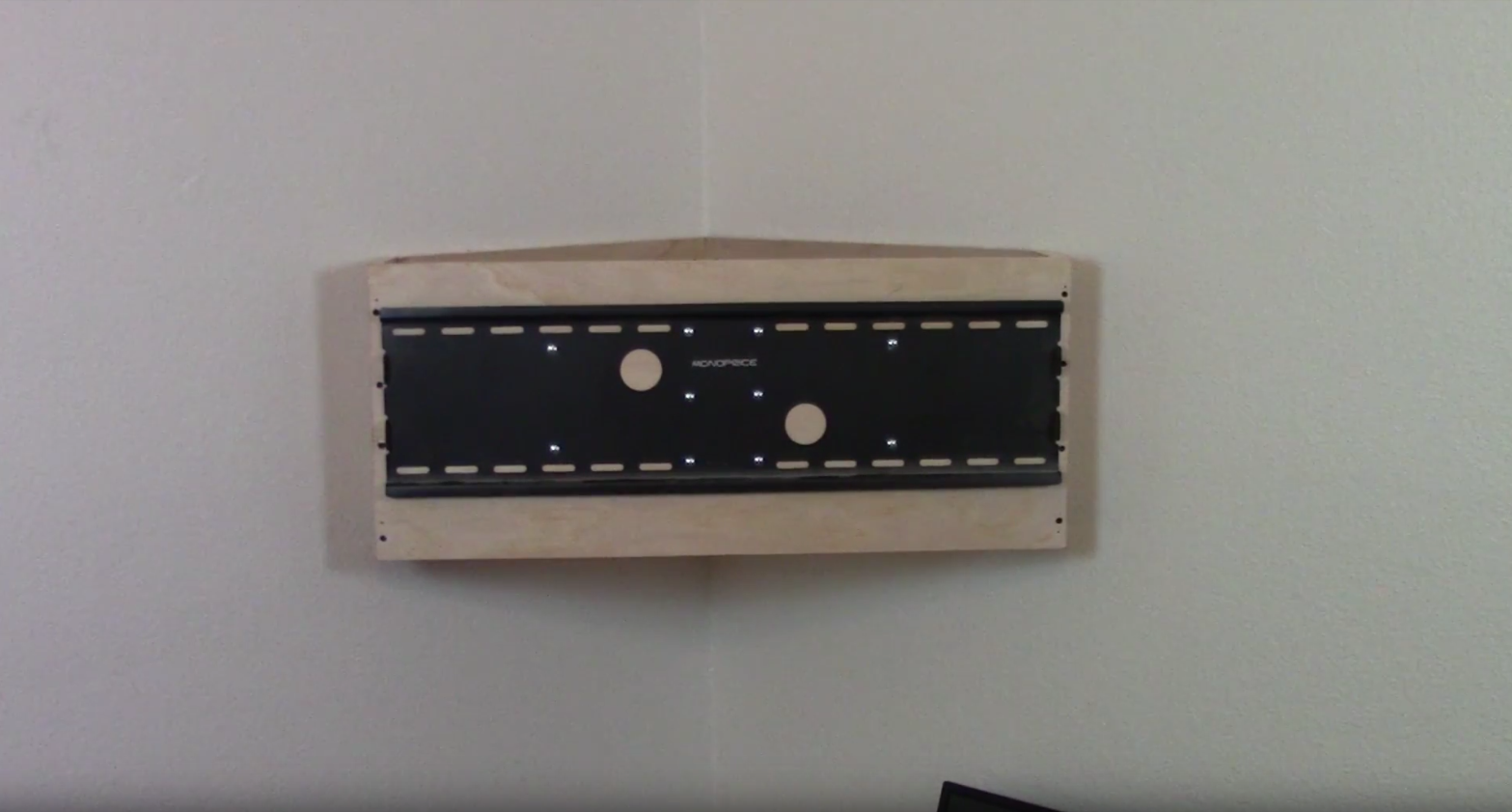 diy-corner-tv-mount (19).png