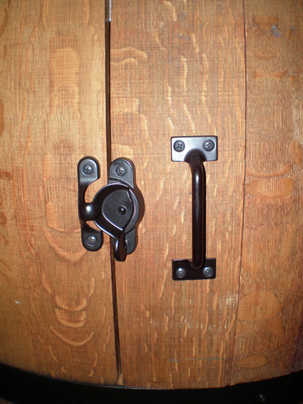 door handle and latch2.jpg