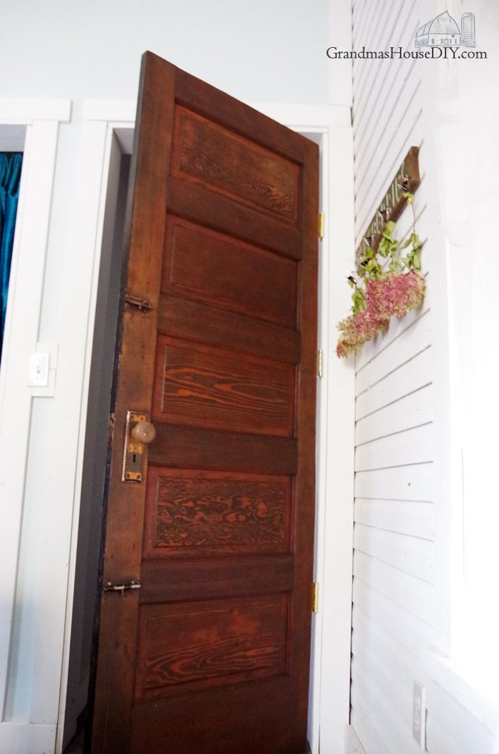 door-refinishing-diy-700x1057.jpg