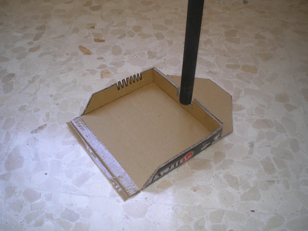 dustpan00b.jpg