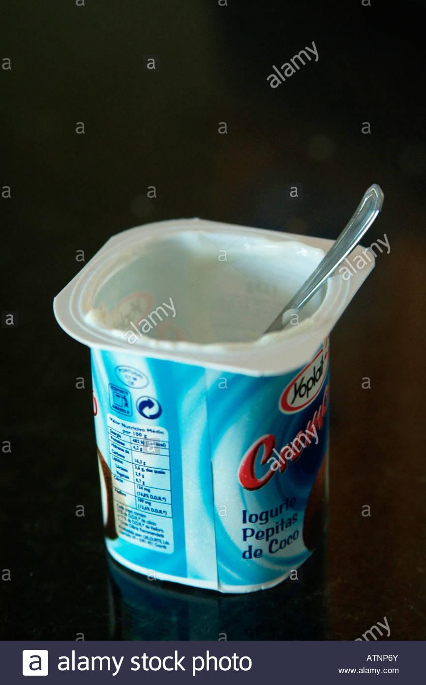 empty-yoghurt-cup-ATNP6Y.jpg