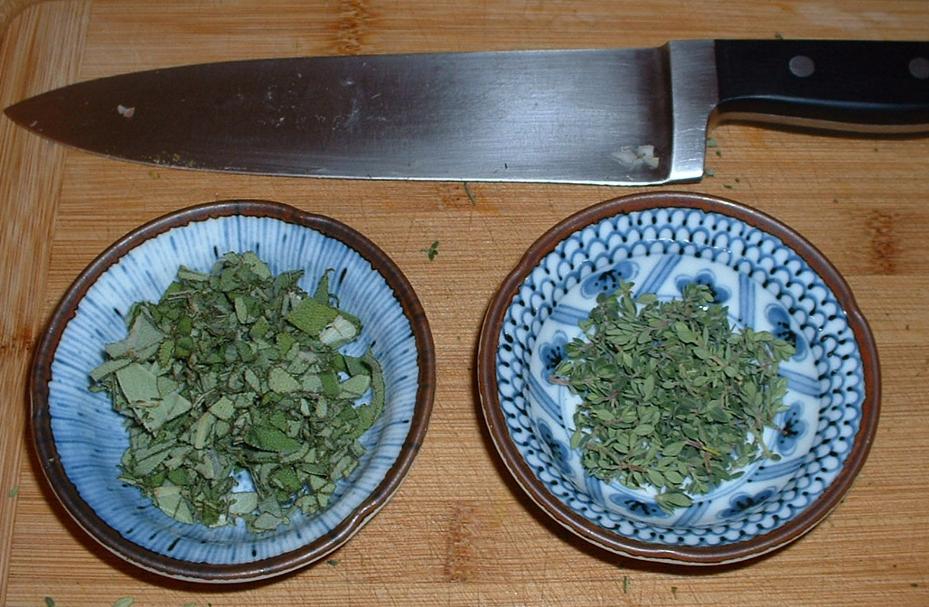 f05_herbs_chopped.jpg