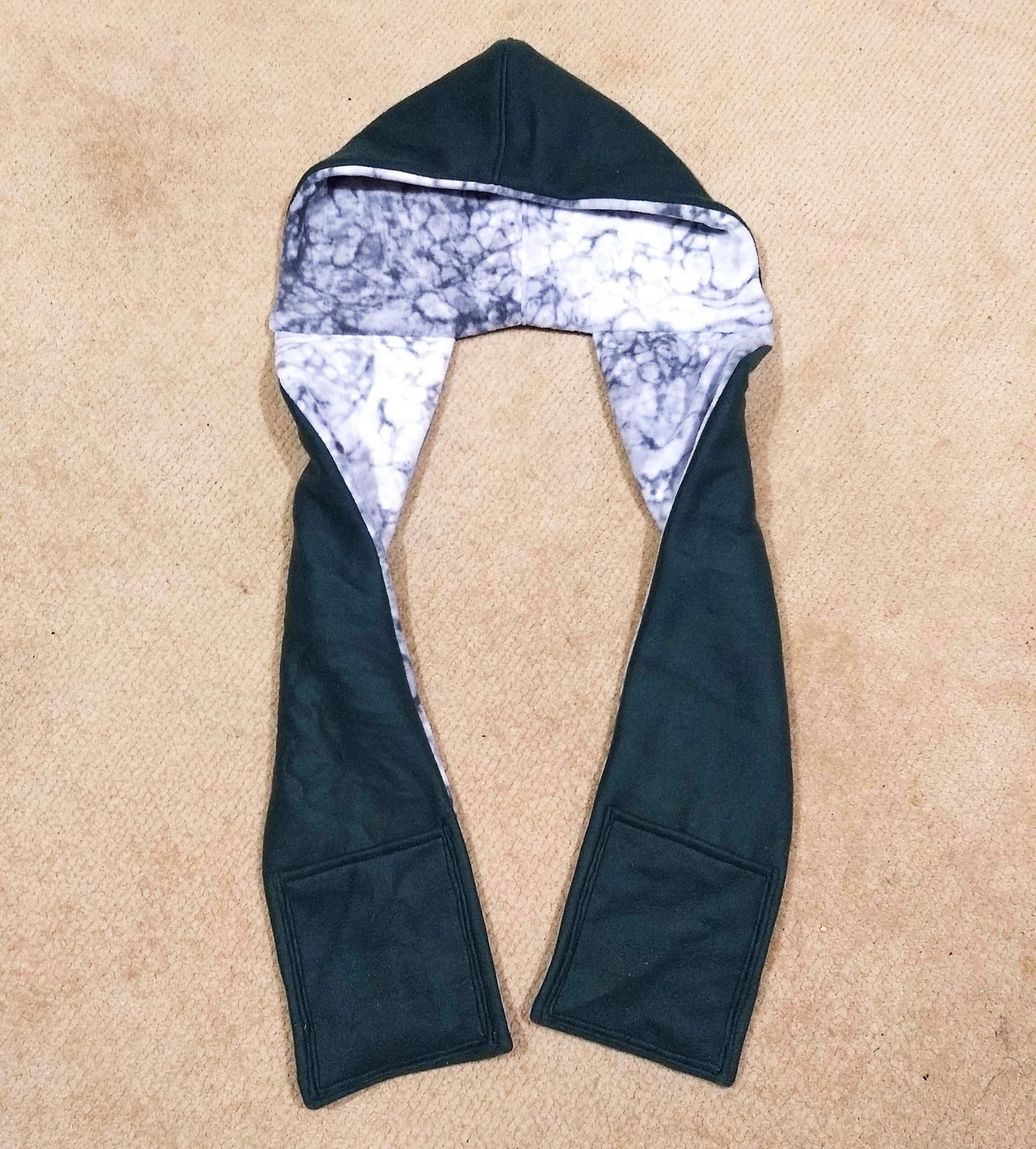 finished hooded scarf.jpg