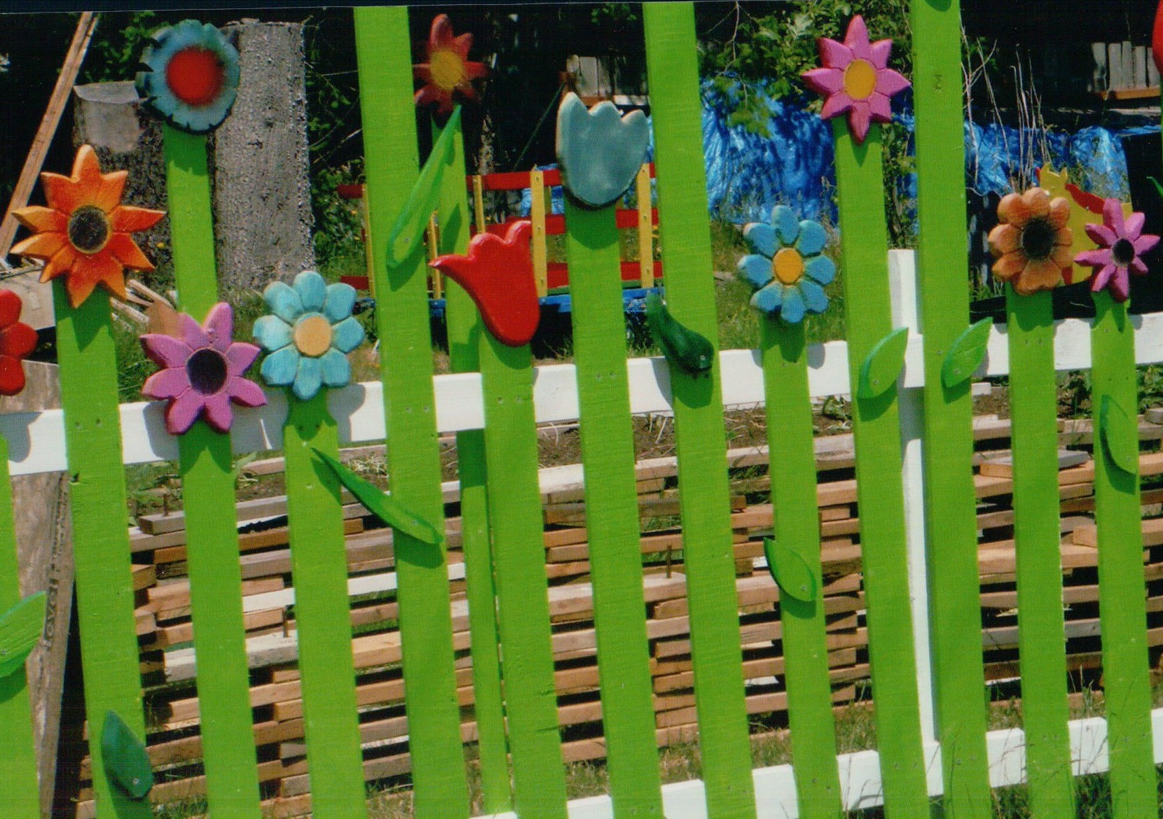 flower fence home.jpg