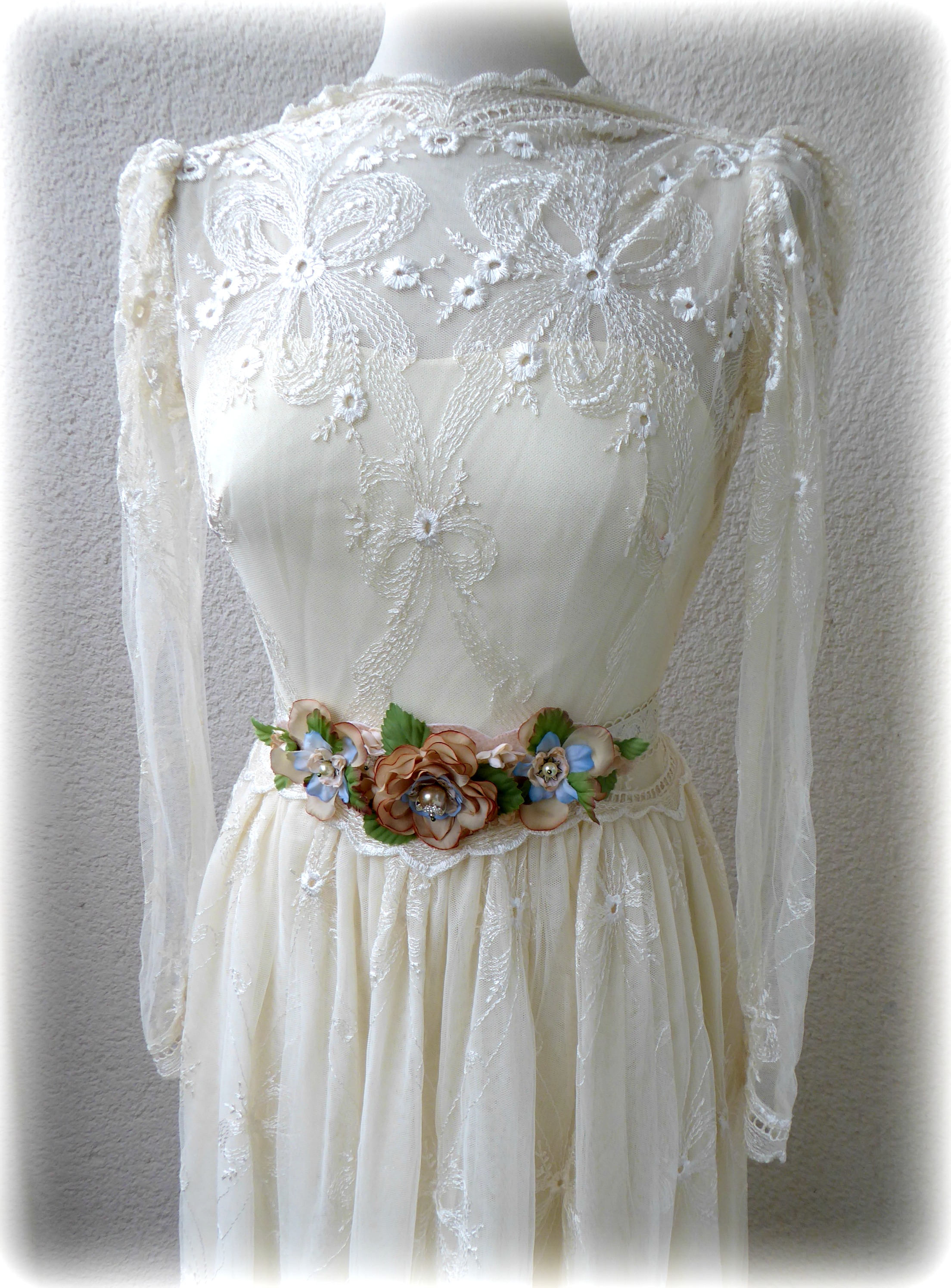 flowerbeltdress.jpg