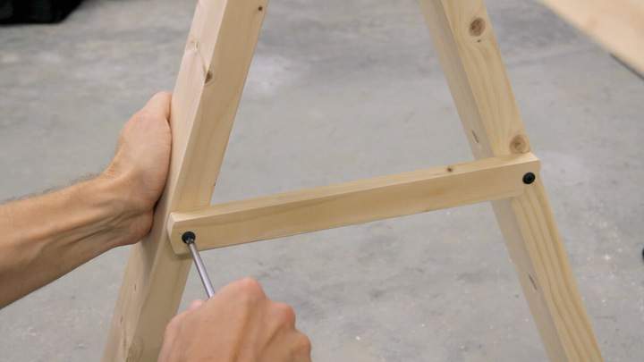 folding-sawhorses-install-cross-support.jpg