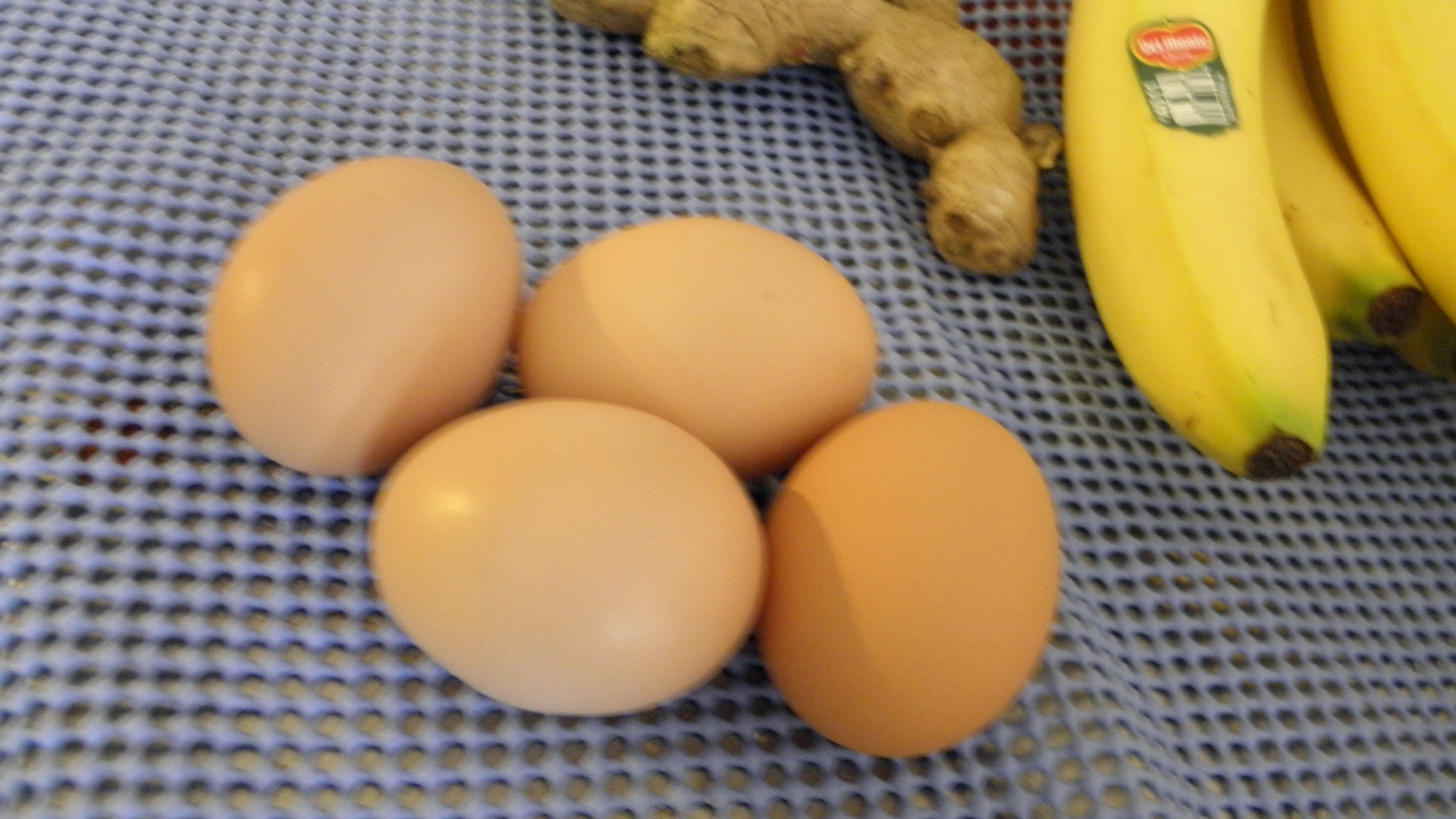 fresh eggs 001.JPG