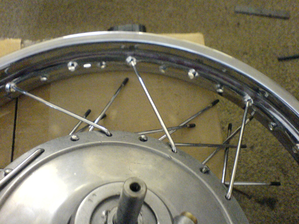 front wheel lacing 09.jpg
