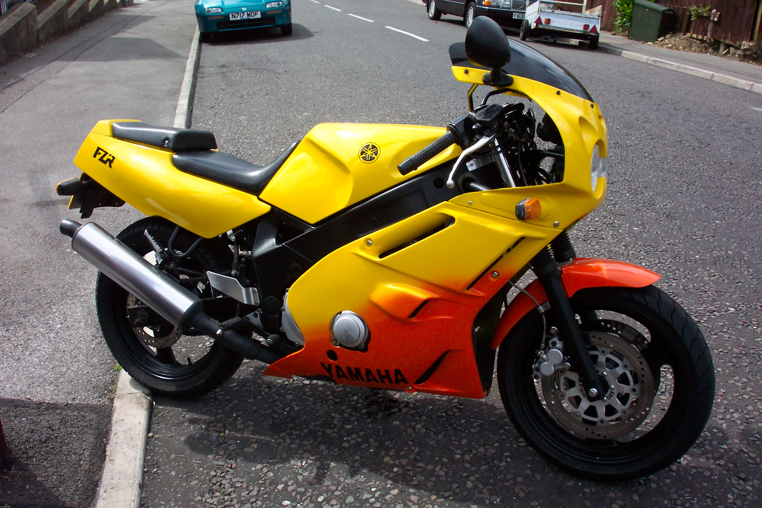 fzr orange yellow 01.JPG