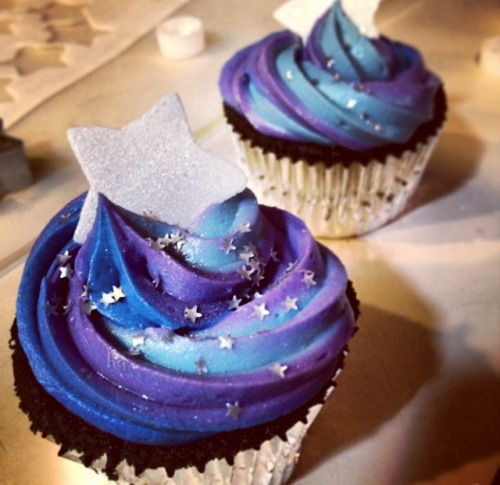 galaxy themed cupcales.jpg