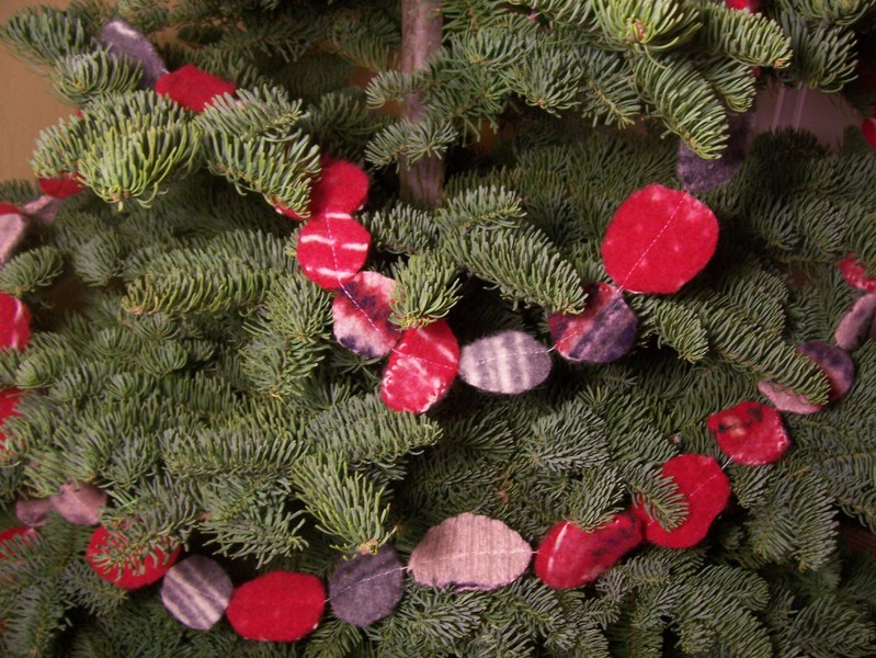 garland on tree.jpg