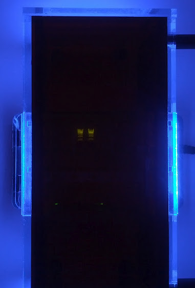 gelbox_transilluminator_2_cropped.JPG