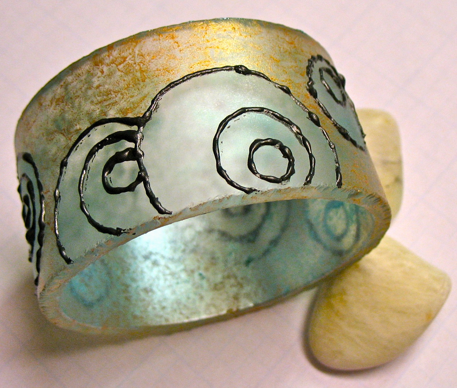 glassbracelet1116b.jpg