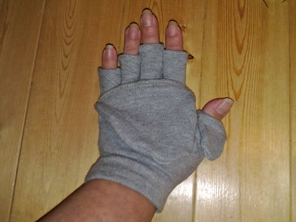 glove2.jpg