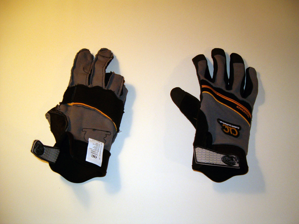 gloves - 01.jpg