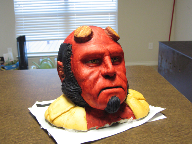 hellboycake8sm.jpg