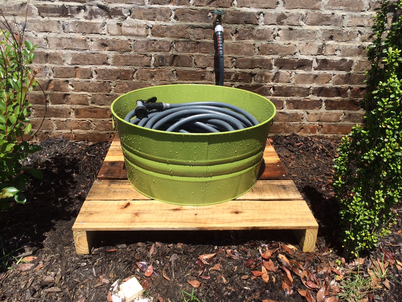 hose bucket.JPG