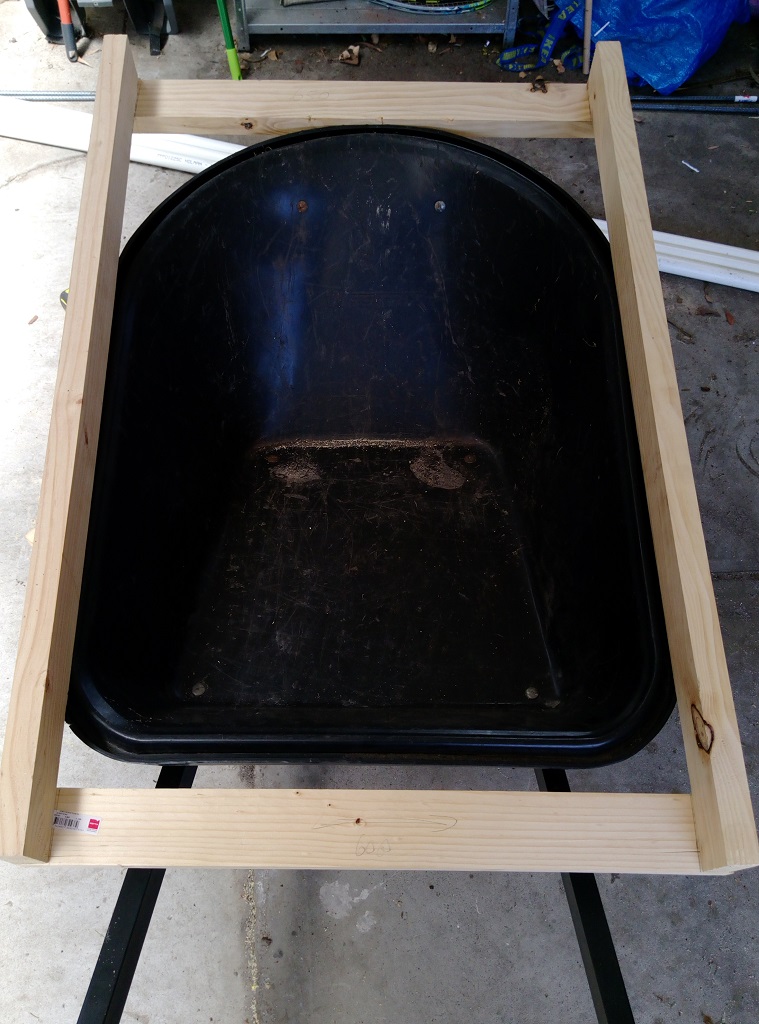 how to build tools worm compost sifter frame wheelbarow.jpg