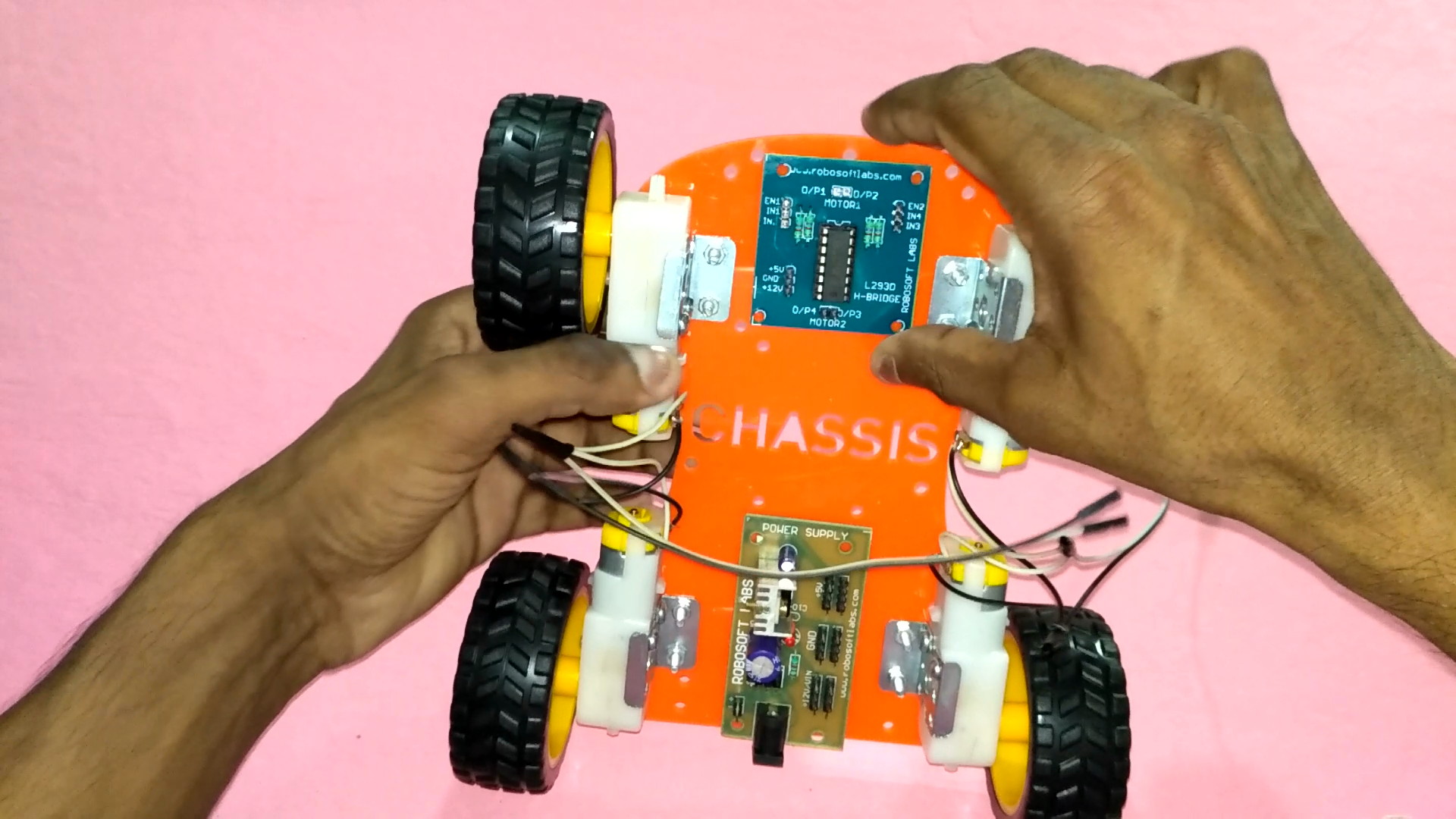 how to make a mobile controlled robot dtmf based without microcontroller robogeeks (Time 0_04_12;26).png