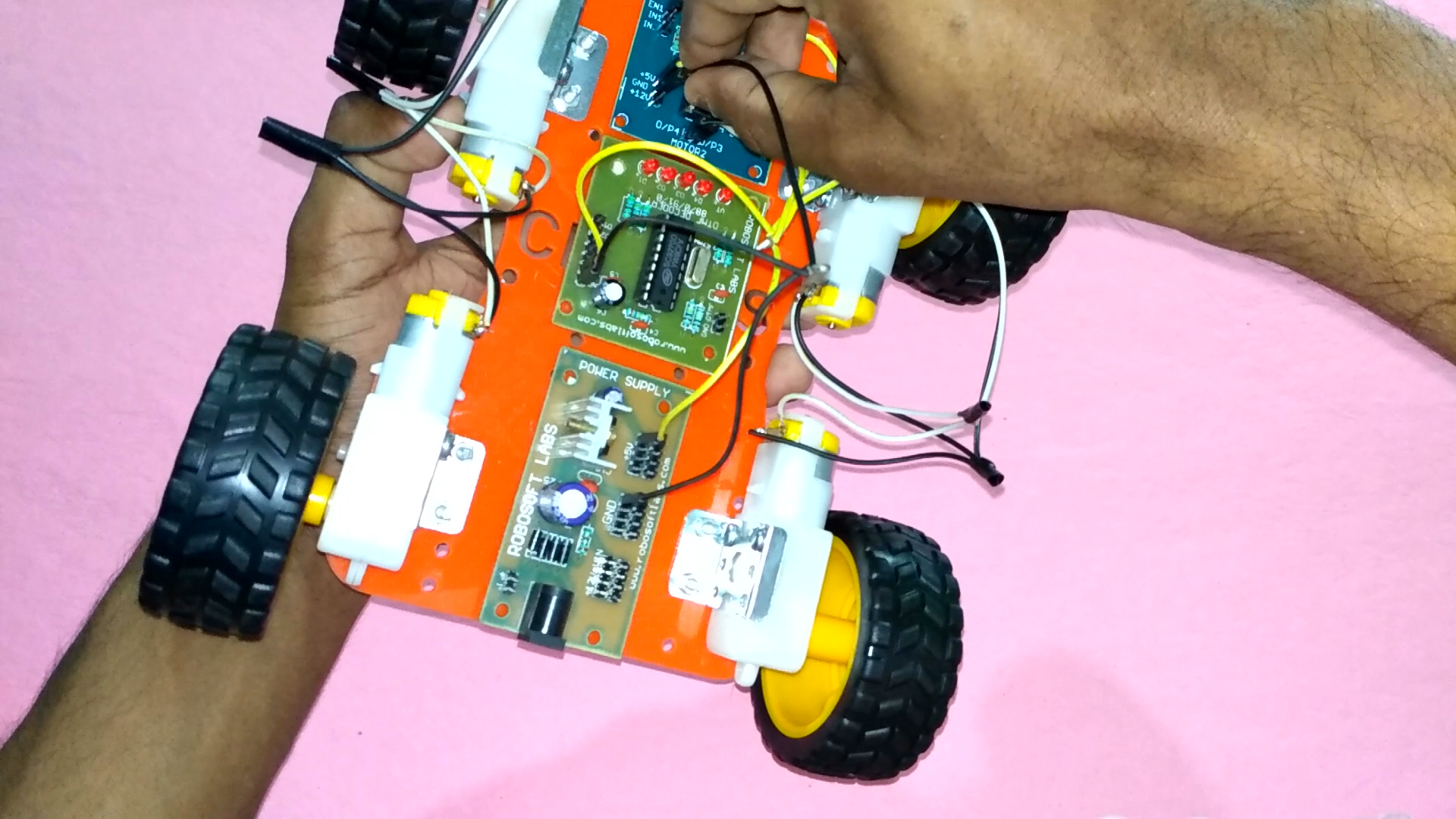 how to make a mobile controlled robot dtmf based without microcontroller robogeeks (Time 0_06_23;04).png