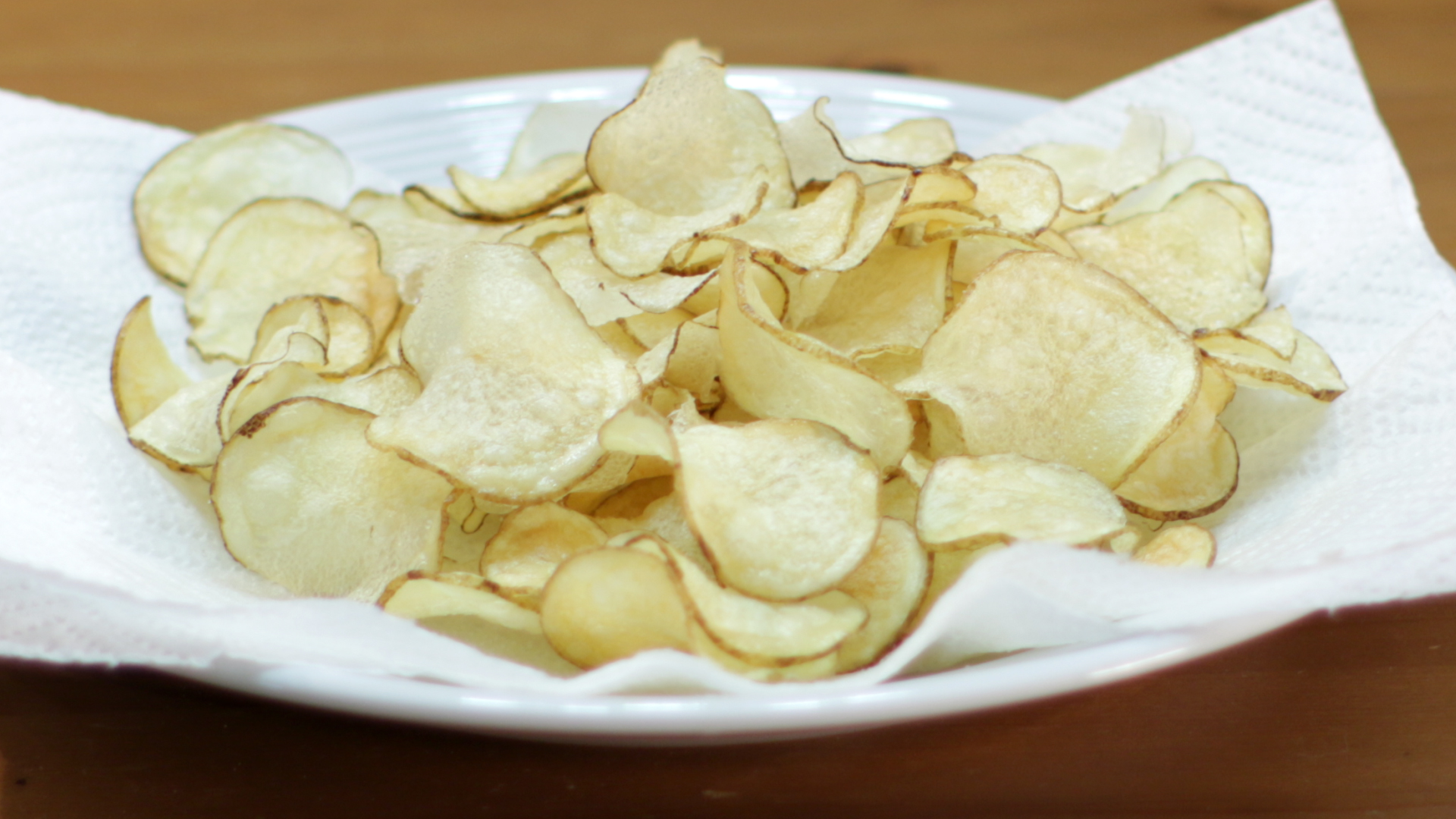 how to make potato chips - crispy crunchy homemade potato chip crisps recipe.jpg