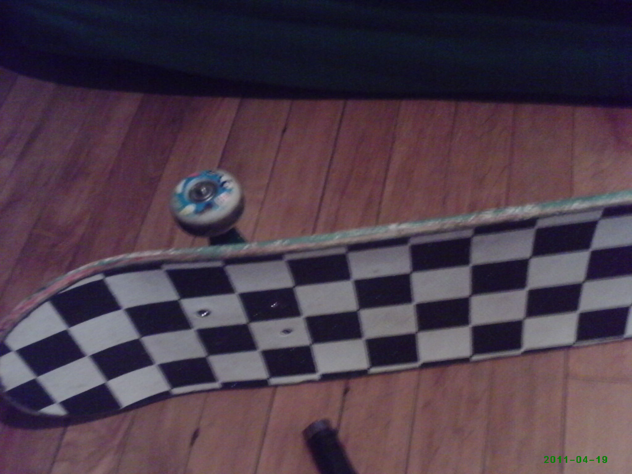 how to oil and put risers on skateboards 018.jpg