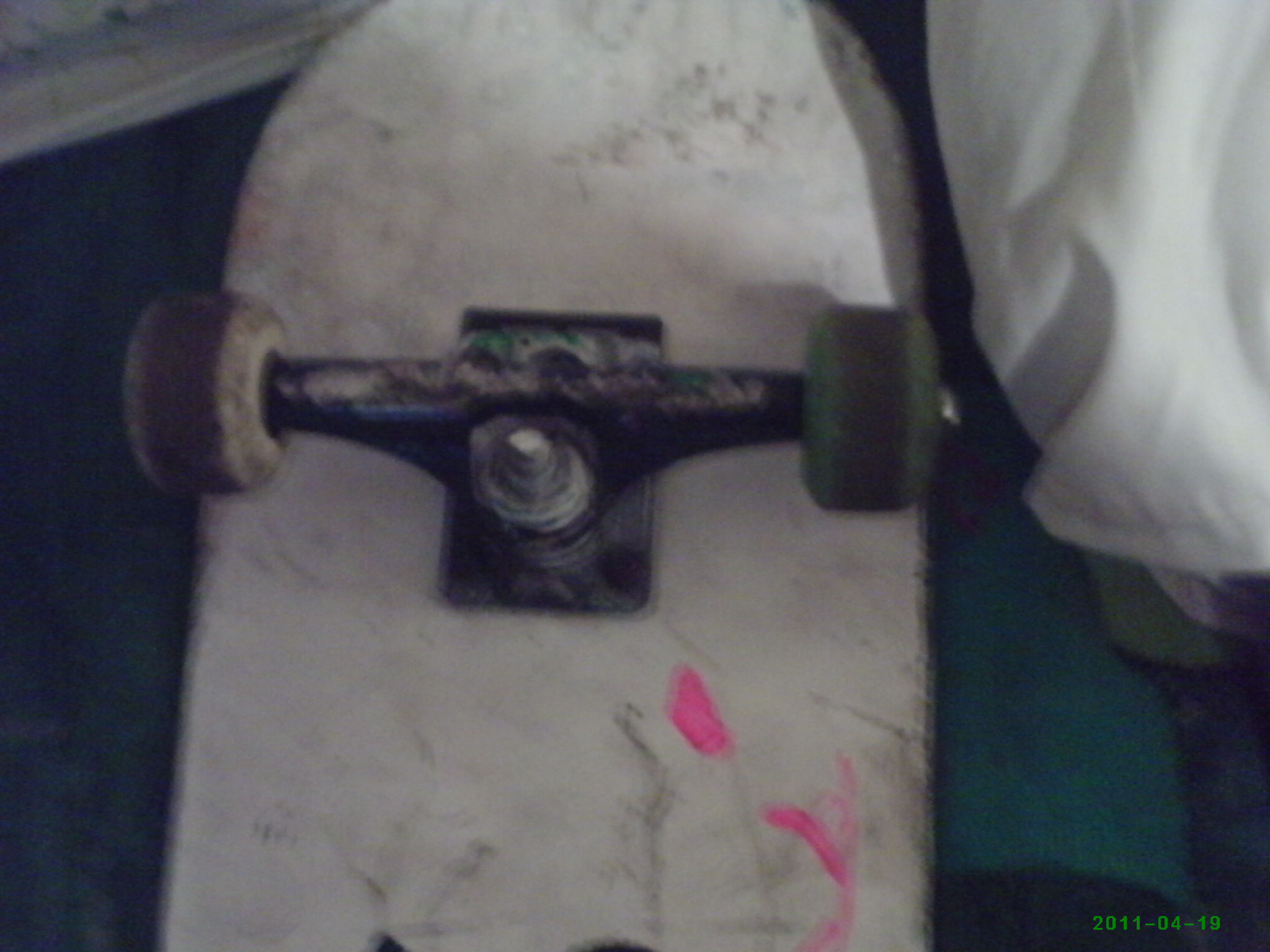 how to oil and put risers on skateboards 032.jpg