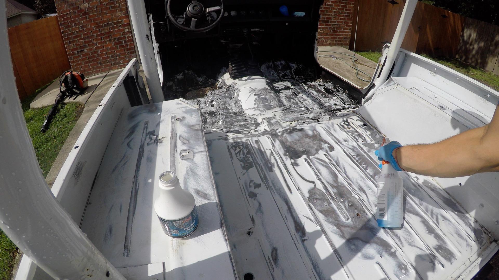 how to spray bed liner in a jeep wrangler interior_11.jpg