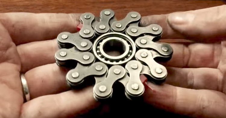 how-to-make-bike-chain-fidget-spinner.jpg