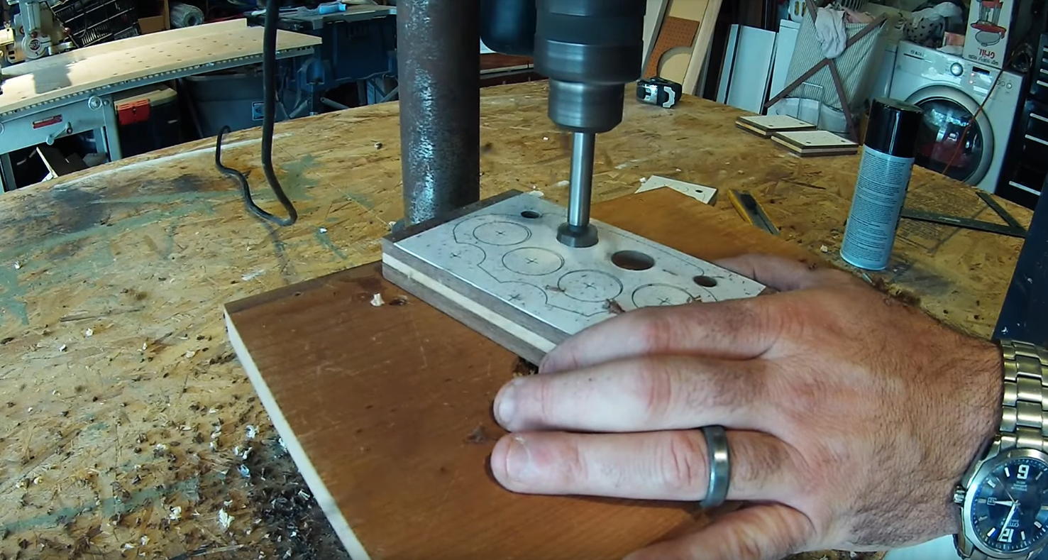 how-to-make-wooden-knuckle-dusters (21).png