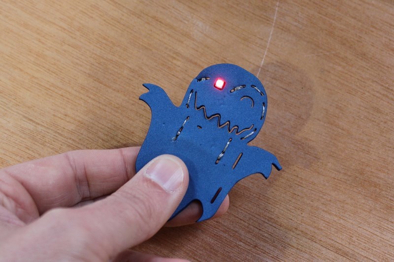 how_to_make_a_sewable_halloween_led_badge_800_12.jpg