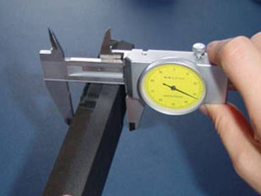 how_to_use_a_dial_caliper_clip_image018_0000.jpg