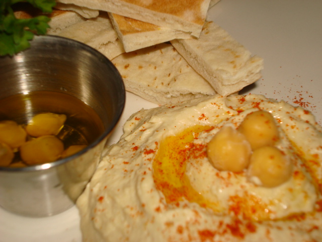 hummus 2 011.JPG