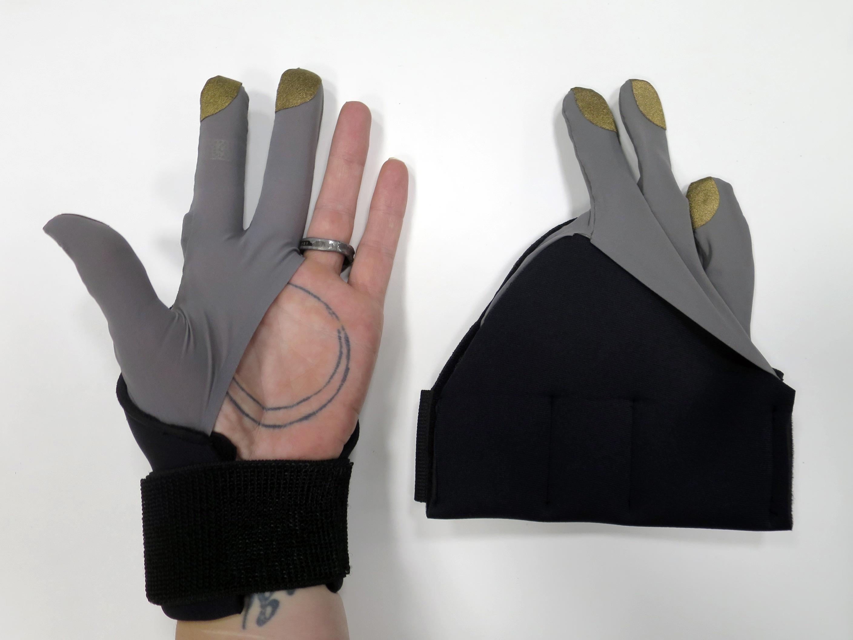 hybrid-vr-gloves-onoff-palm.JPG