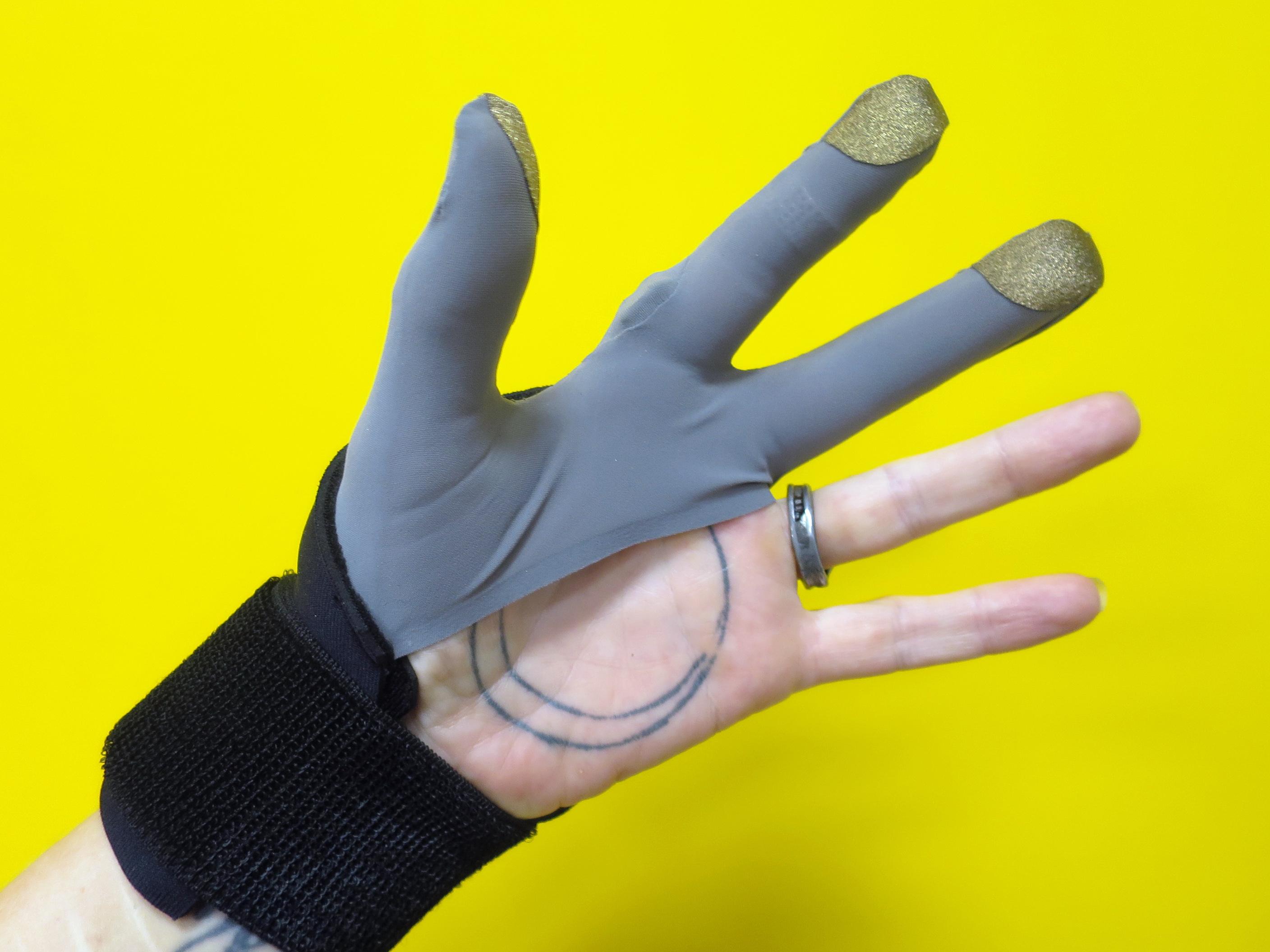 hybrid-vr-gloves-palm.JPG