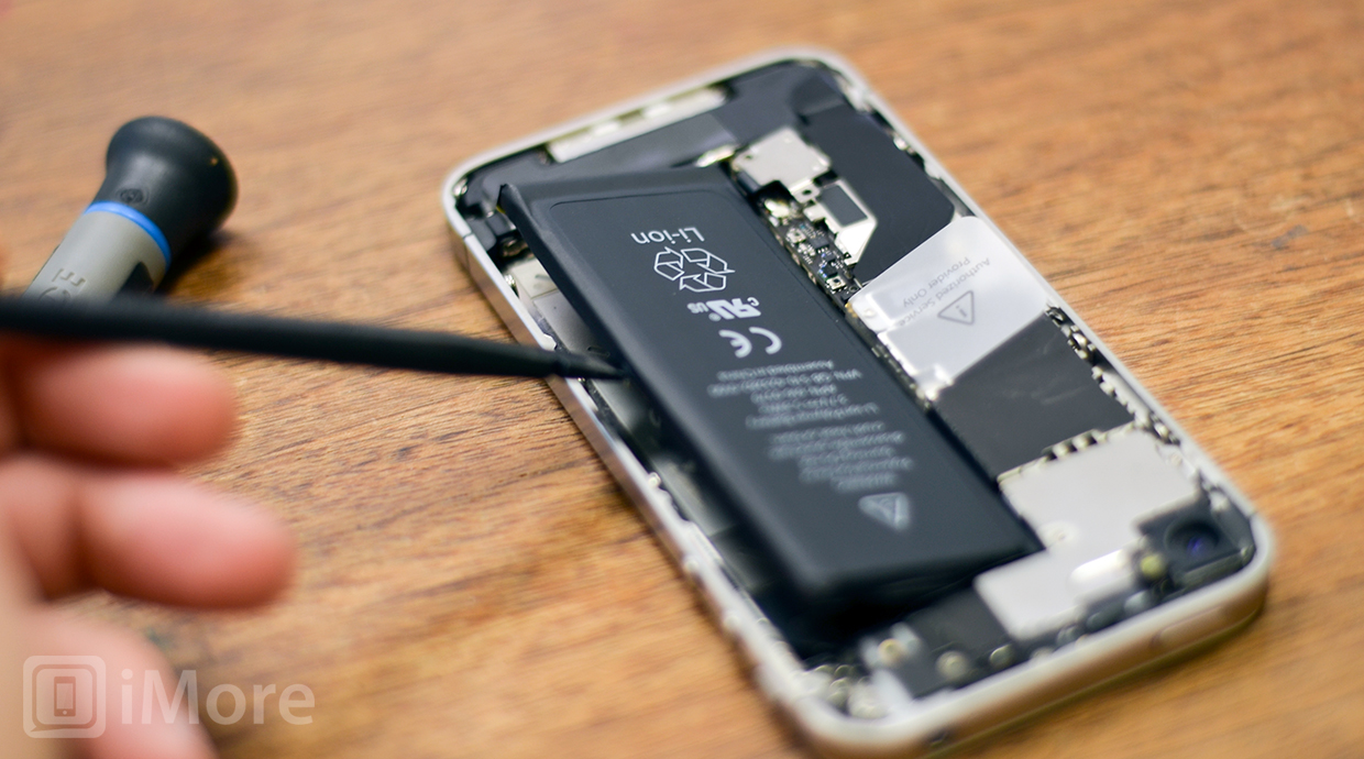 iPhone-4S-battery-removal.jpg