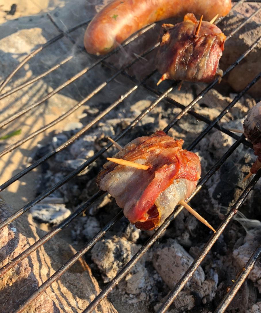 instructables-bbq-dates-bacon-fire-sun-21.jpg