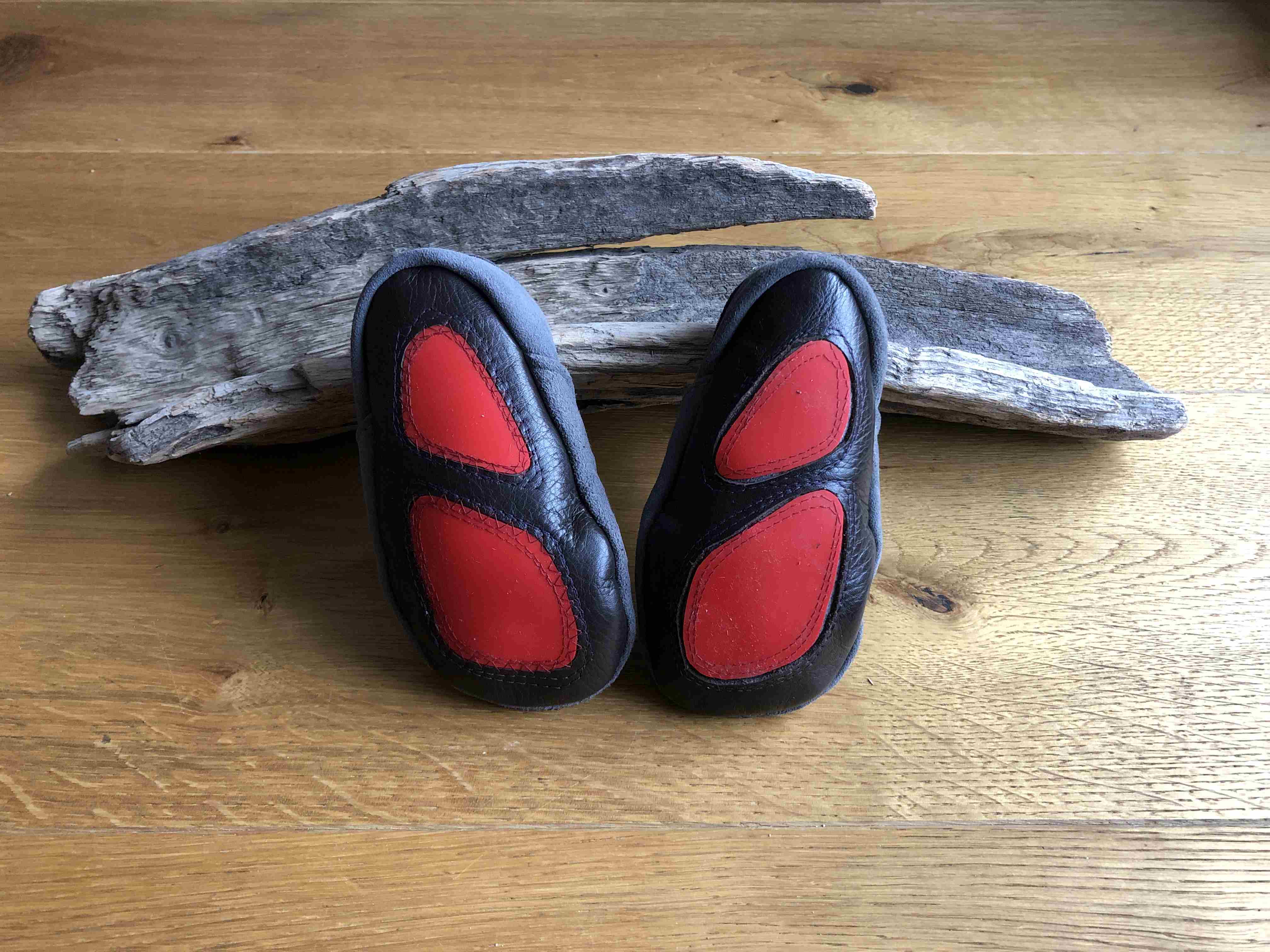 instructables_diy_baby_toddler_shoes_leather_silicon_sun (100).JPG