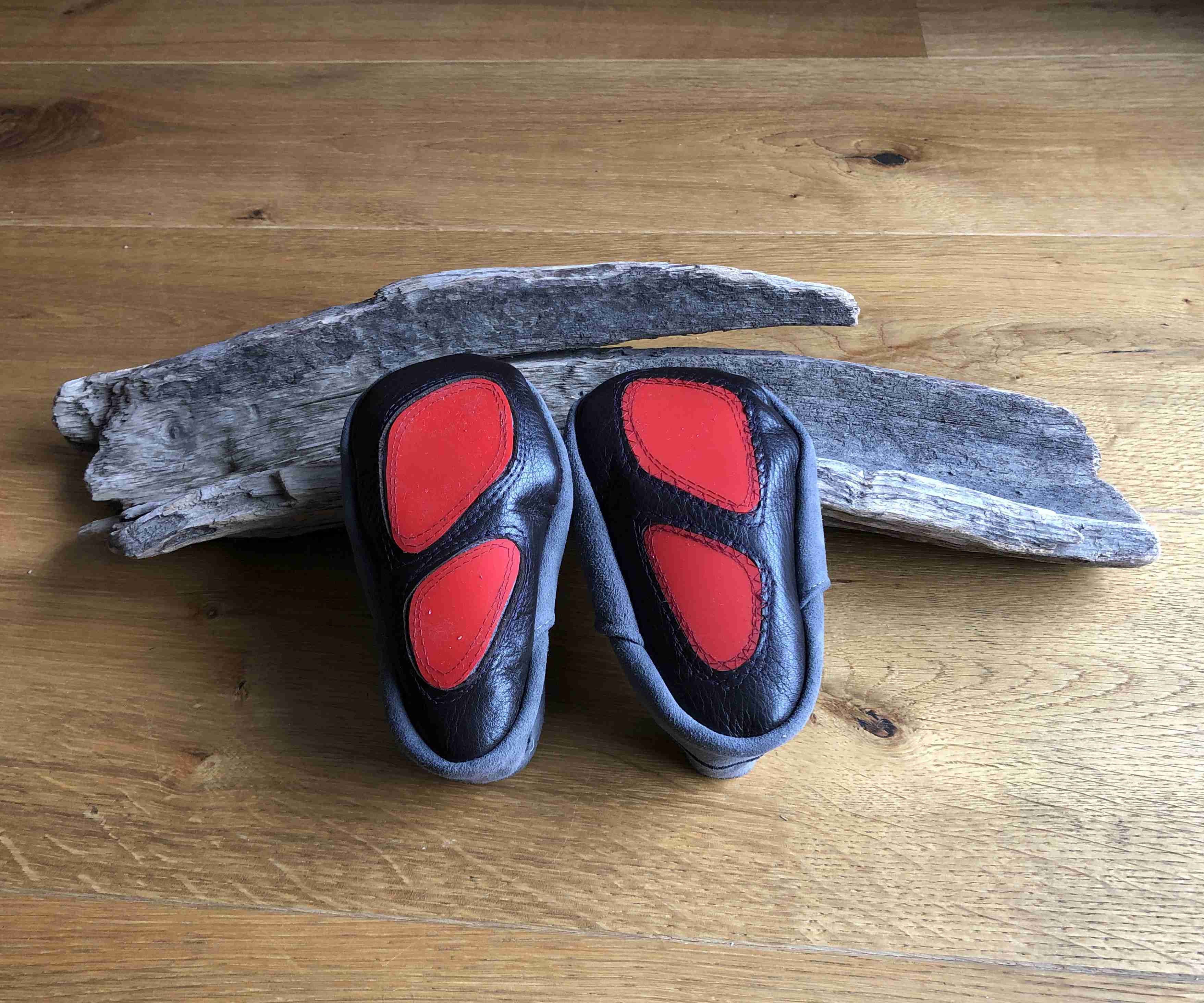 instructables_diy_baby_toddler_shoes_leather_silicon_sun (105).JPG